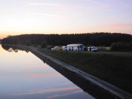 Base camp 1 Huleux - the canal Base camp 1 Huleux at the canal